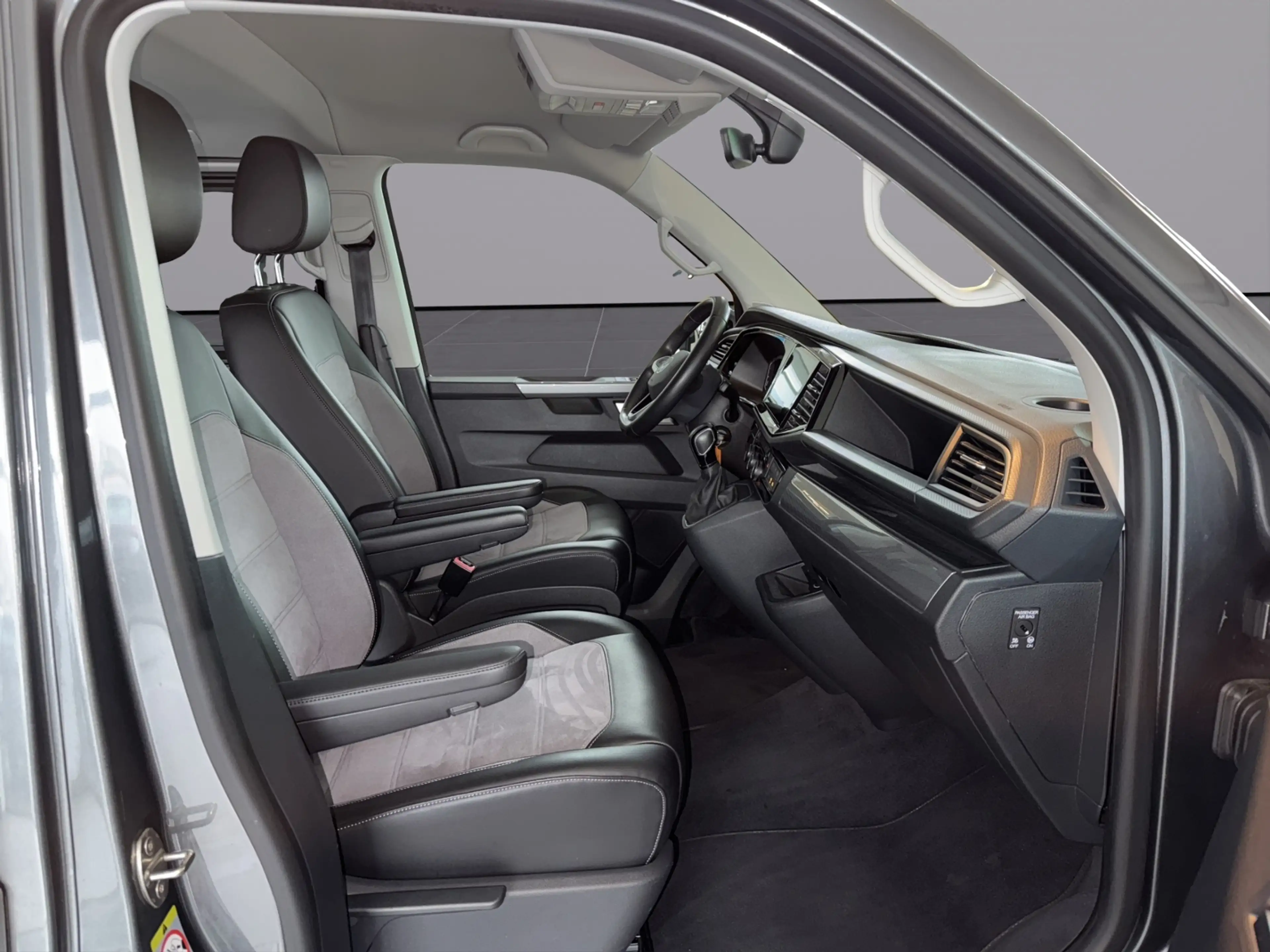 Volkswagen T6.1 Multivan Highline 2.0 TDI DSG, LED, Standheizug — photo 15