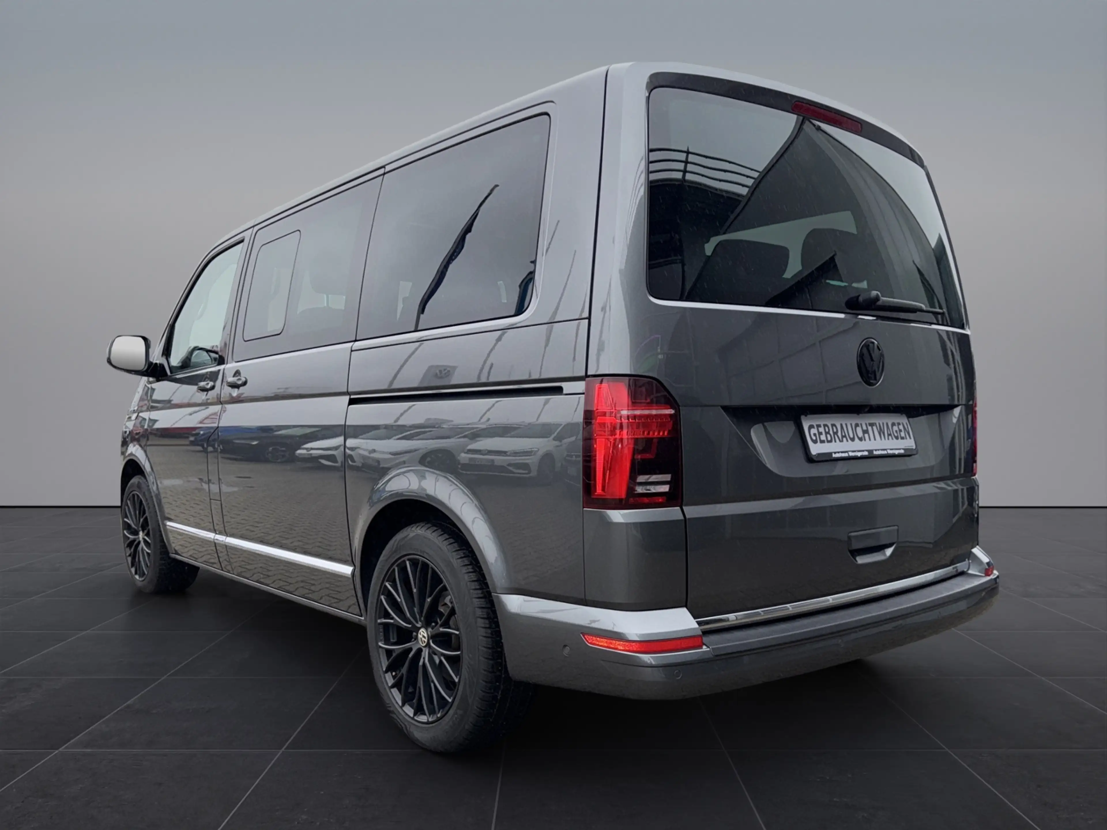 Volkswagen T6.1 Multivan Highline 2.0 TDI DSG, LED, Standheizug — photo 5
