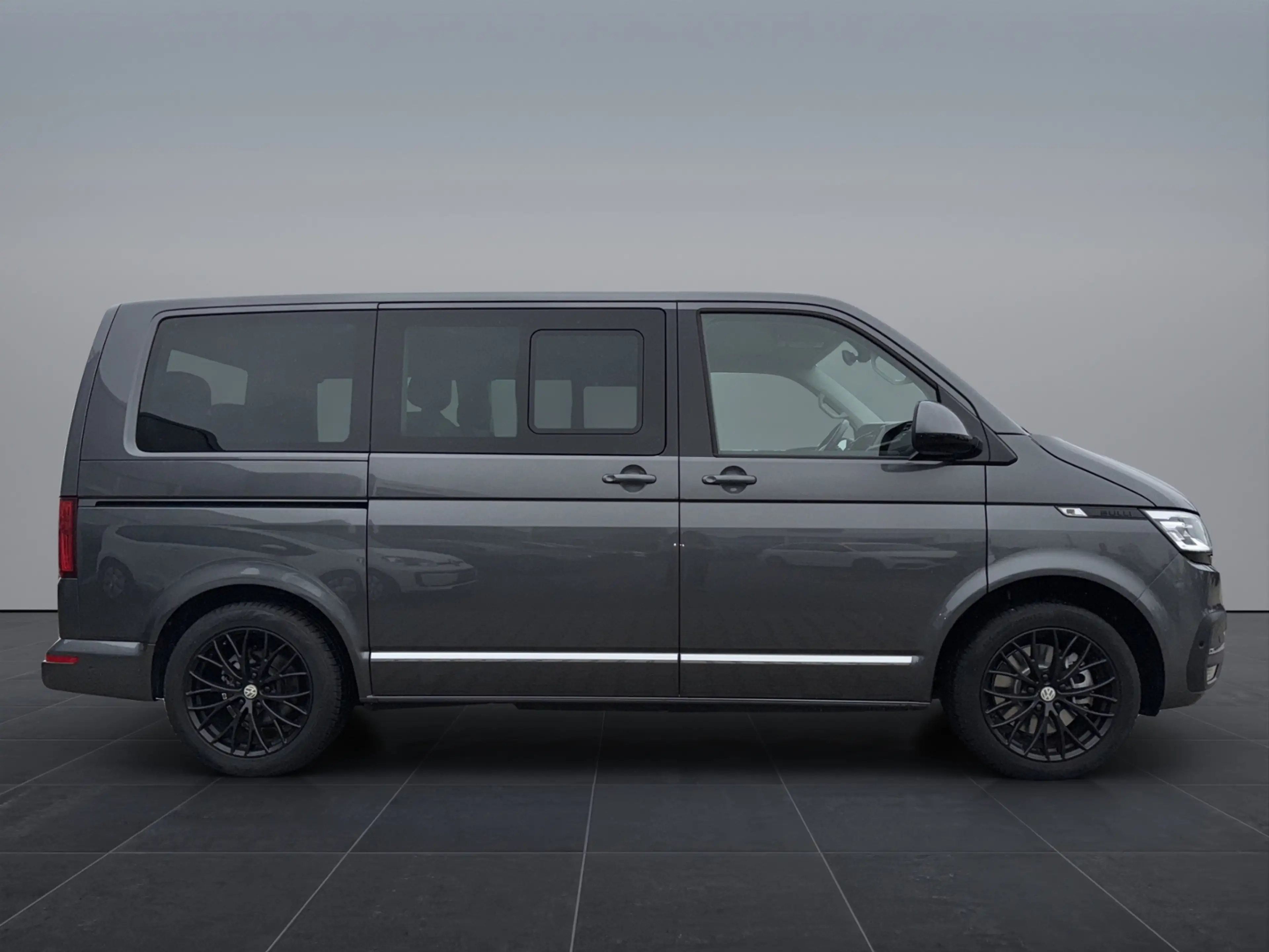 Volkswagen T6.1 Multivan Highline 2.0 TDI DSG, LED, Standheizug — photo 8