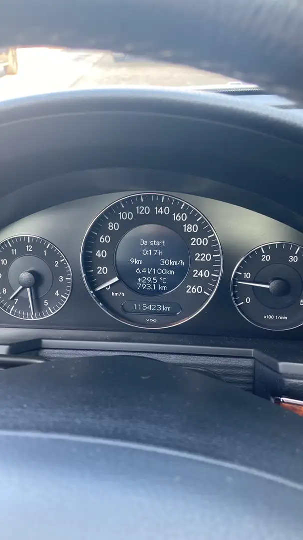 Mercedes-Benz E 220 CDI Elegance - 2
