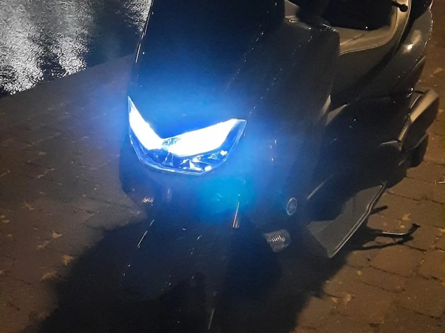 Yamaha NMAX Nmax 155 met Sportzadel echt een raketje... Grijs - 1