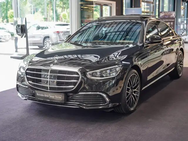 Mercedes-Benz S-Class view 7