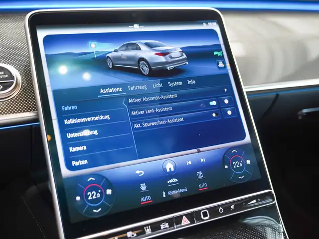 Mercedes-Benz S-Class view 26
