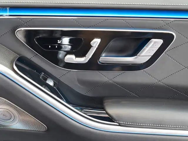 Mercedes-Benz S-Class view 13
