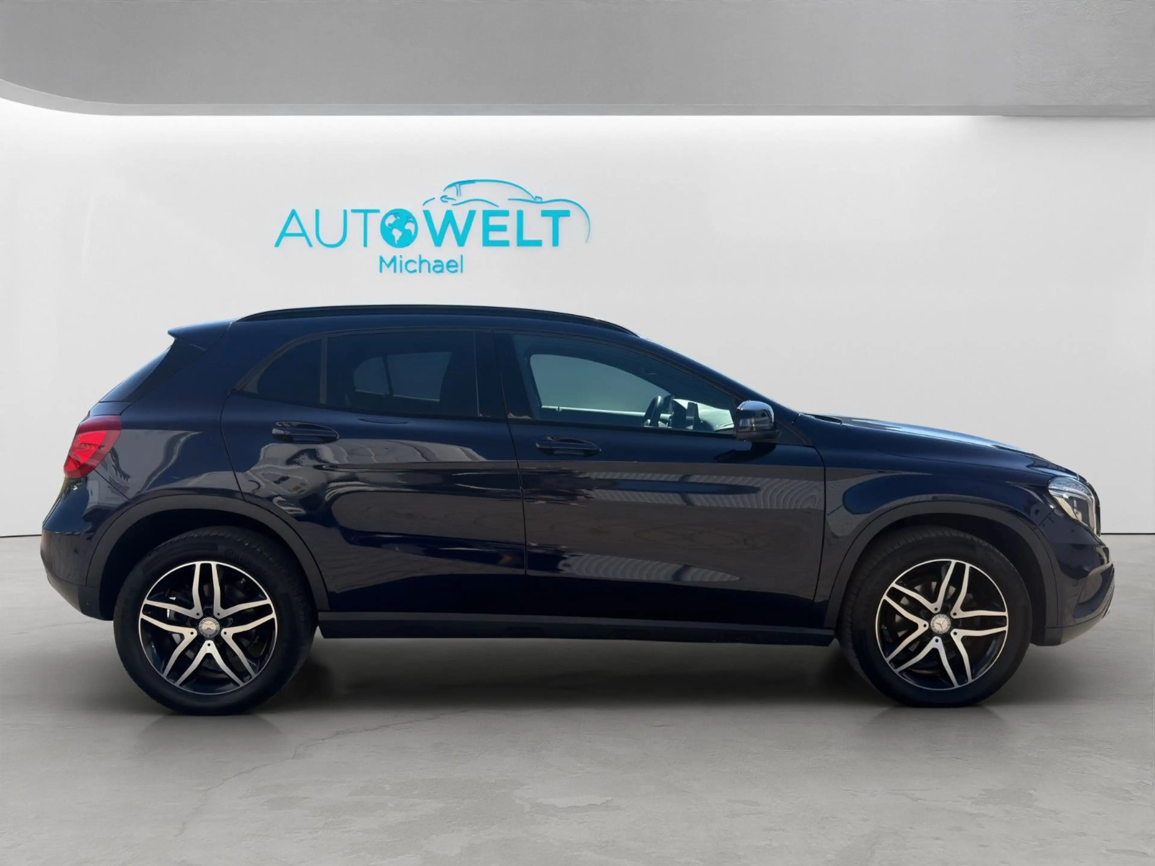 Mercedes-Benz GLA 200 Aut. KAM ACC LED NAV TLeder TÜV+Isnp.Neu — photo 4