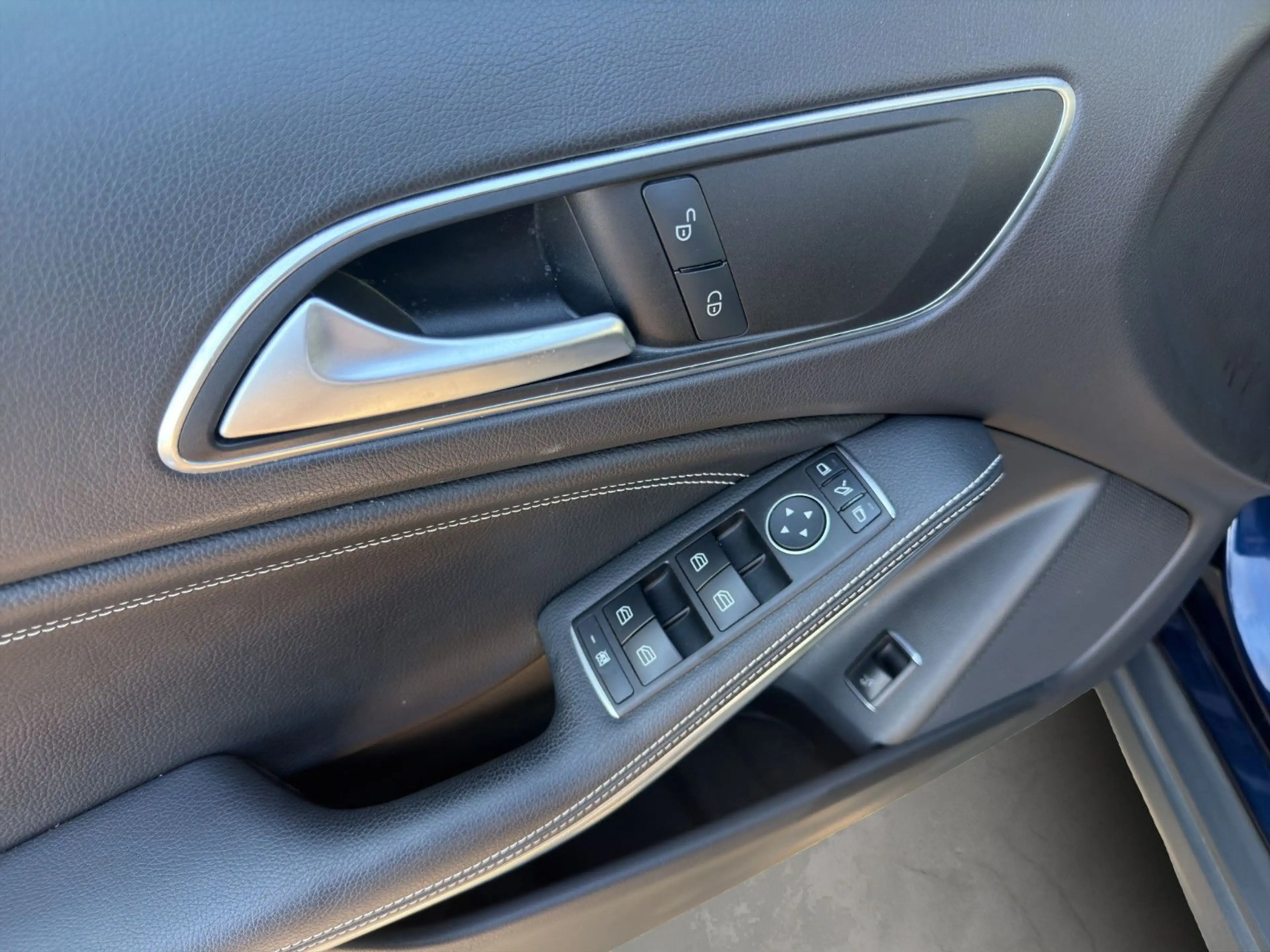 Mercedes-Benz GLA 200 Aut. KAM ACC LED NAV TLeder TÜV+Isnp.Neu — photo 13