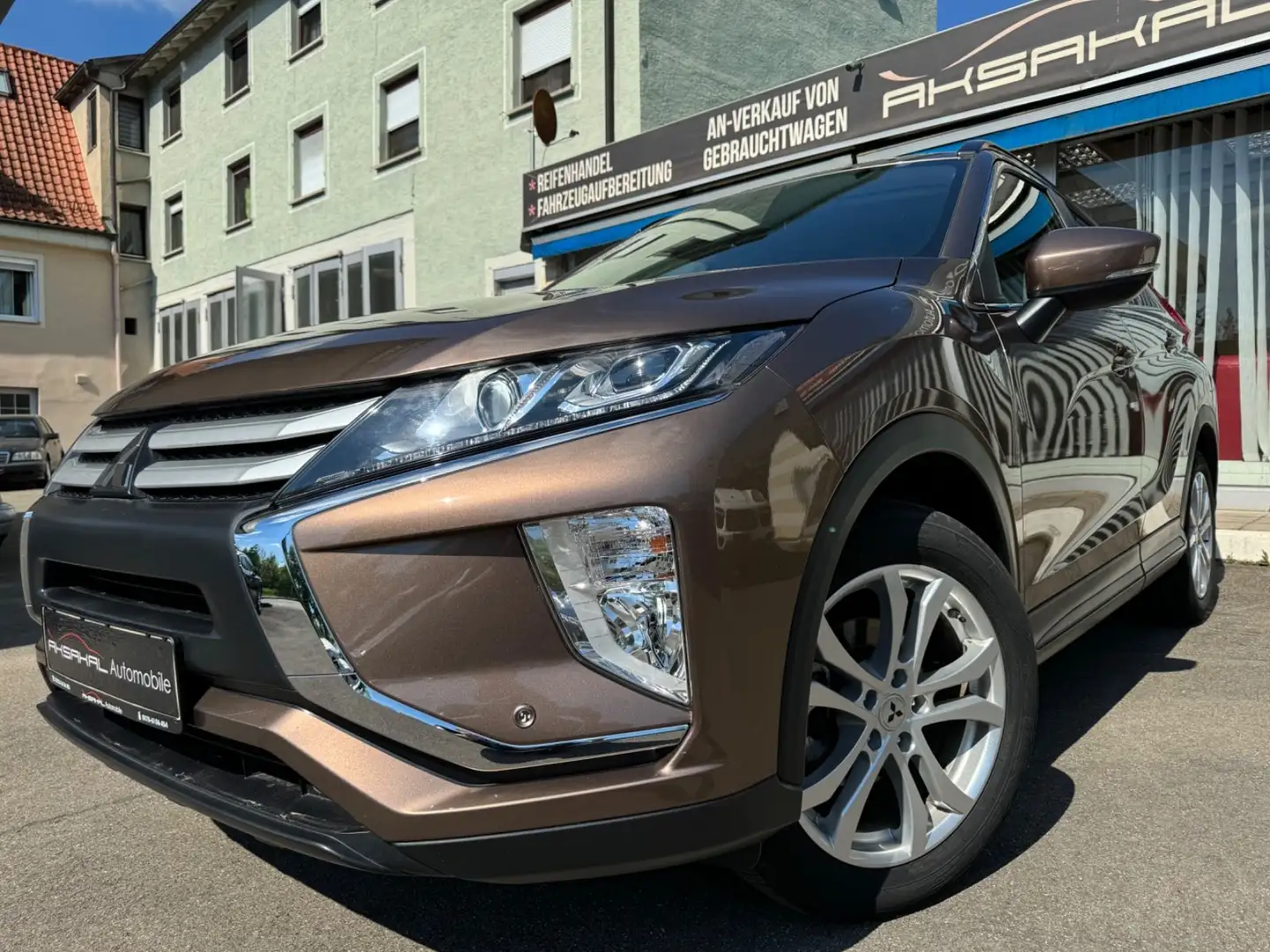 Mitsubishi Eclipse Cross *Klimaaut.*AHK*Standheizung*1.Hand* Bruin - 1