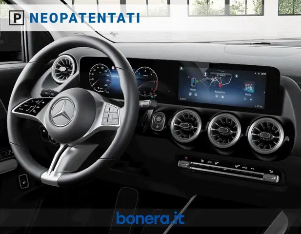 Mercedes-Benz GLA view 6