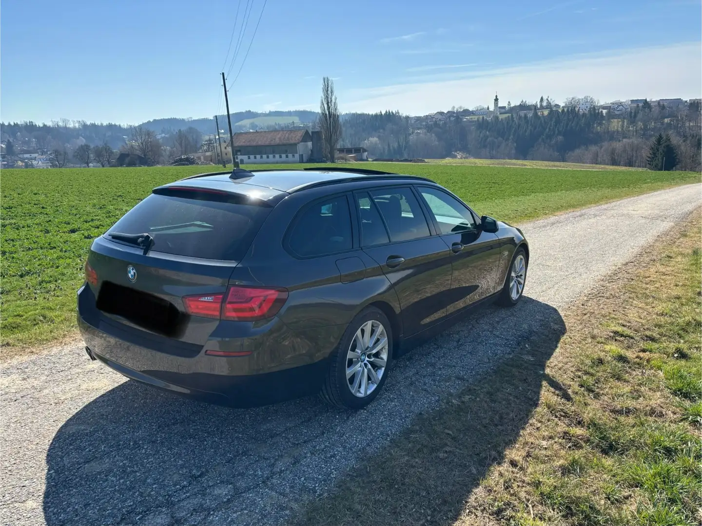 BMW 530 530d xDrive Touring Aut. Grau - 2