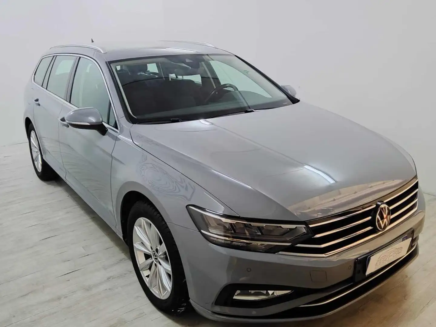 Volkswagen Passat Variant 2.0 TDI SCR 122 CV EVO DSG Business Grigio - 2