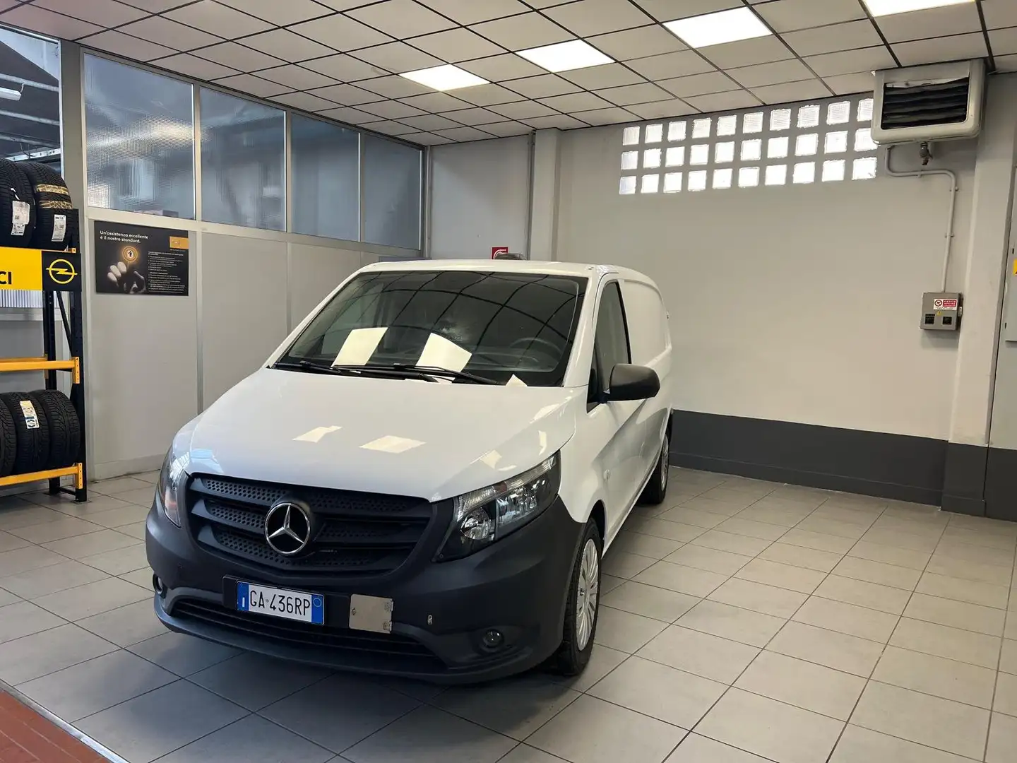 Mercedes-Benz Vito 2.2 116 CDI 4x4 PC Furgone Compact Blanc - 1