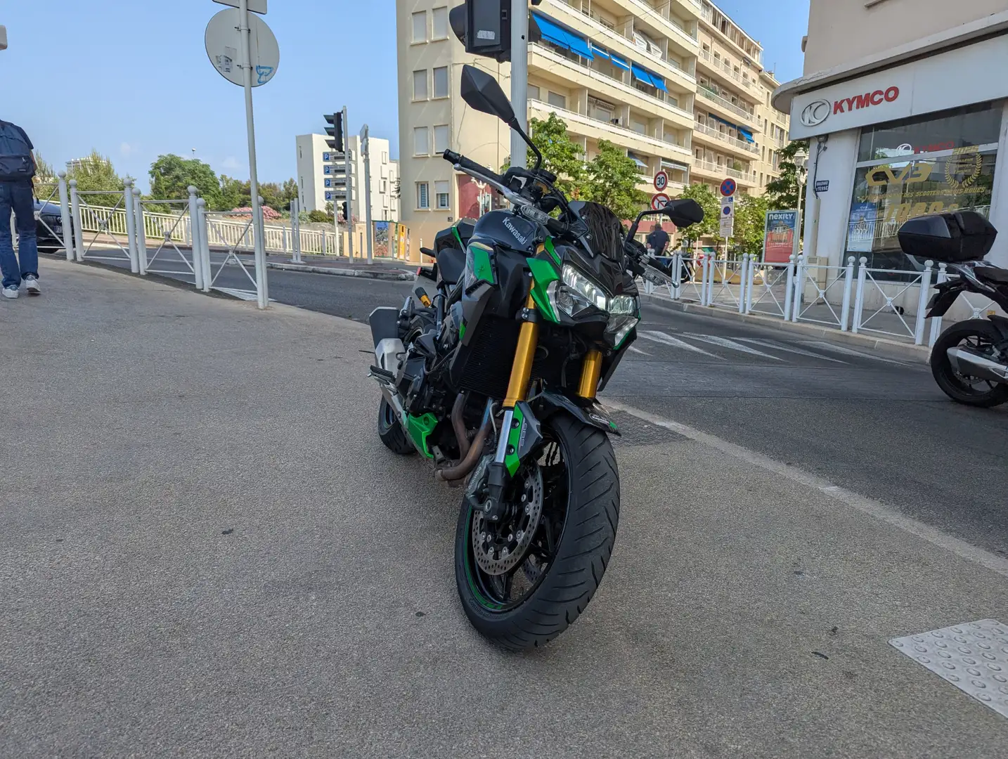 Kawasaki Z 900 Vert - 2
