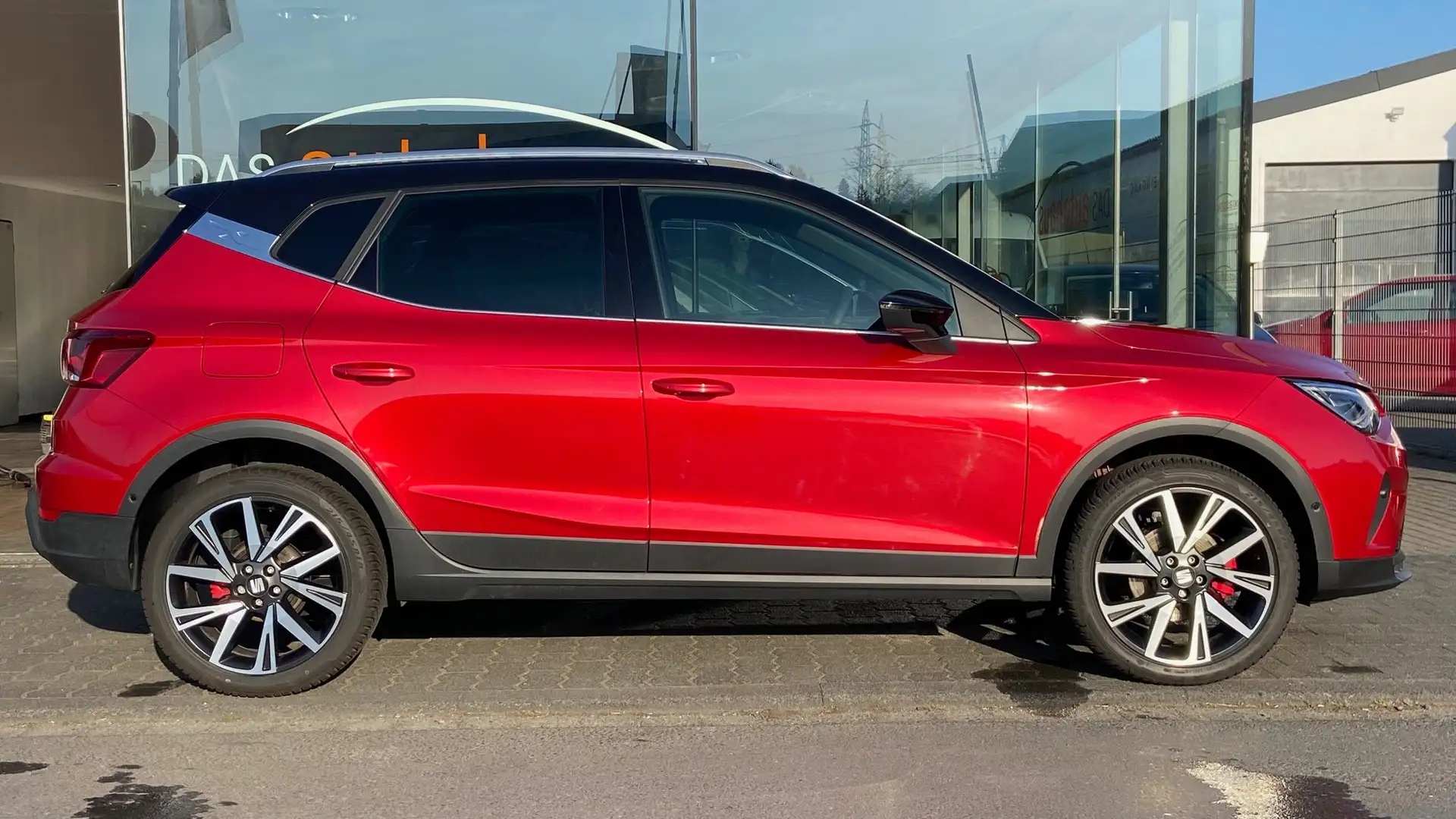 SEAT Arona 1.5TSi FR DESIGN-Paket, Kontrast-P., NAVI+RFK, LED Rot - 2