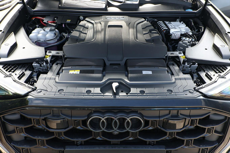 Audi Q8 S line 2xS AssistenzP+ 22Z Laser Pano AHK Klim4... — photo 12