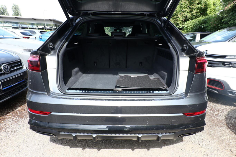 Audi Q8 S line 2xS AssistenzP+ 22Z Laser Pano AHK Klim4... — photo 11