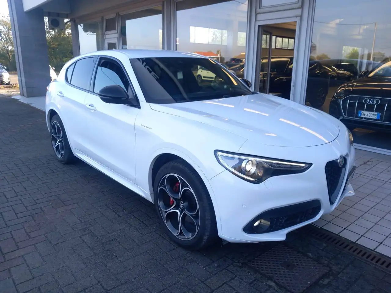 Alfa Romeo Stelvio 2.2 t Veloce Q4 210cv auto — photo 1 of 17