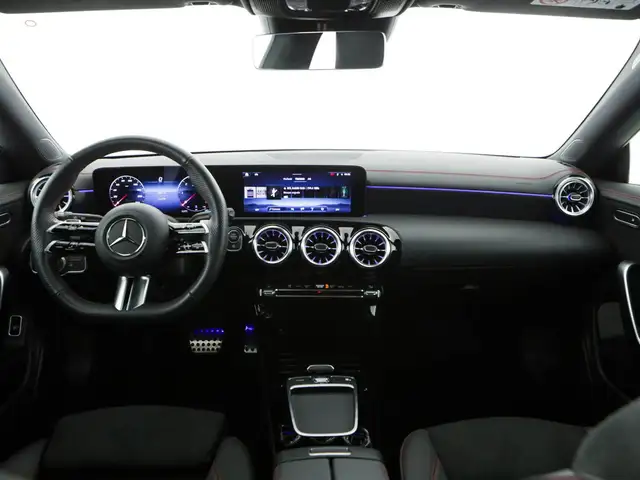 Mercedes-Benz CLA view 9