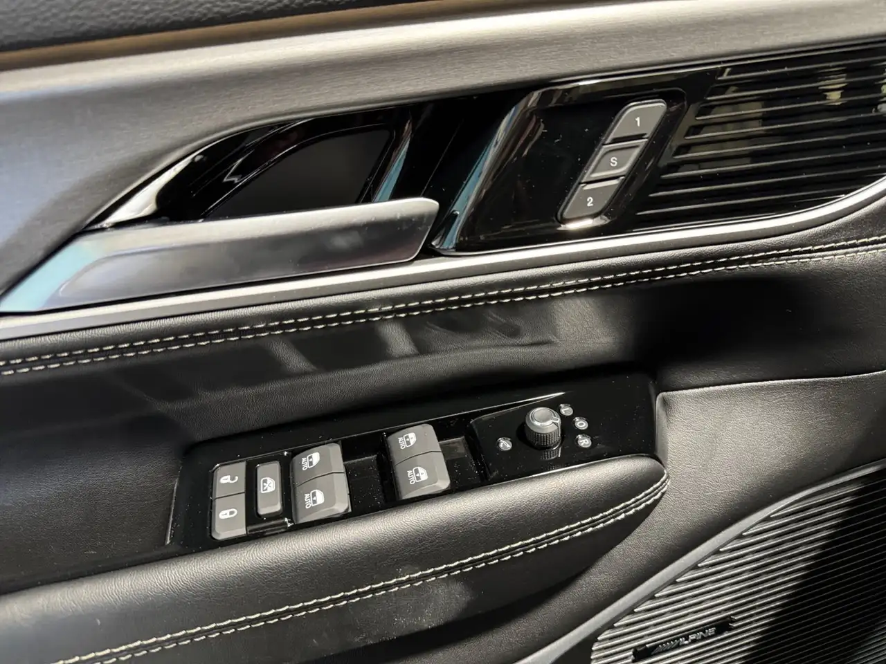 Jeep Grand Wagoneer fotografie Jeep Grand Wagoneer