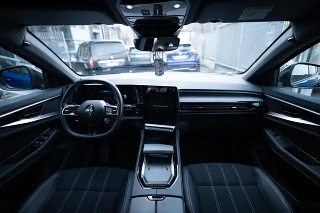 Renault Austral view 8