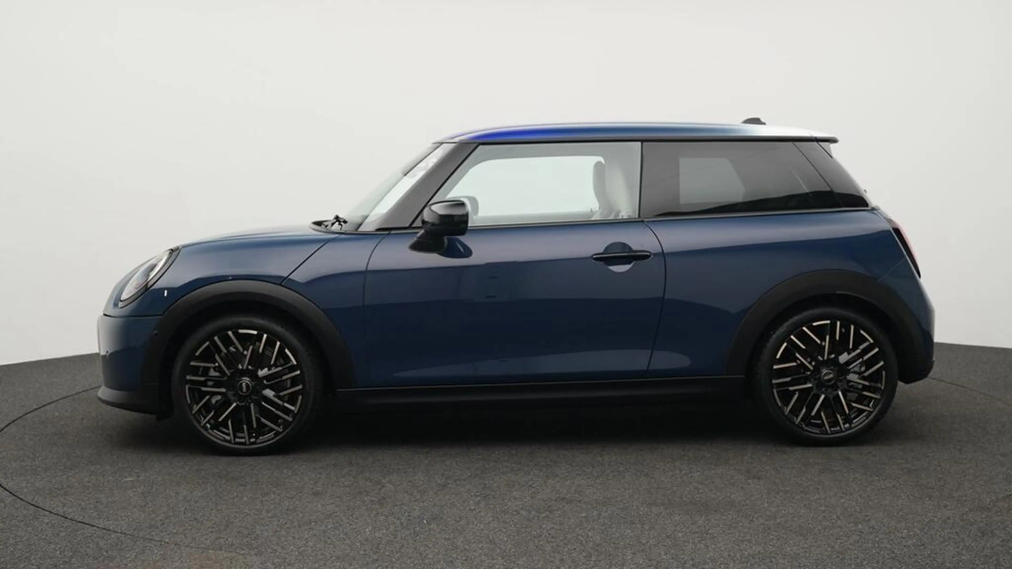 MINI Cooper C Favoured Trim — photo 2