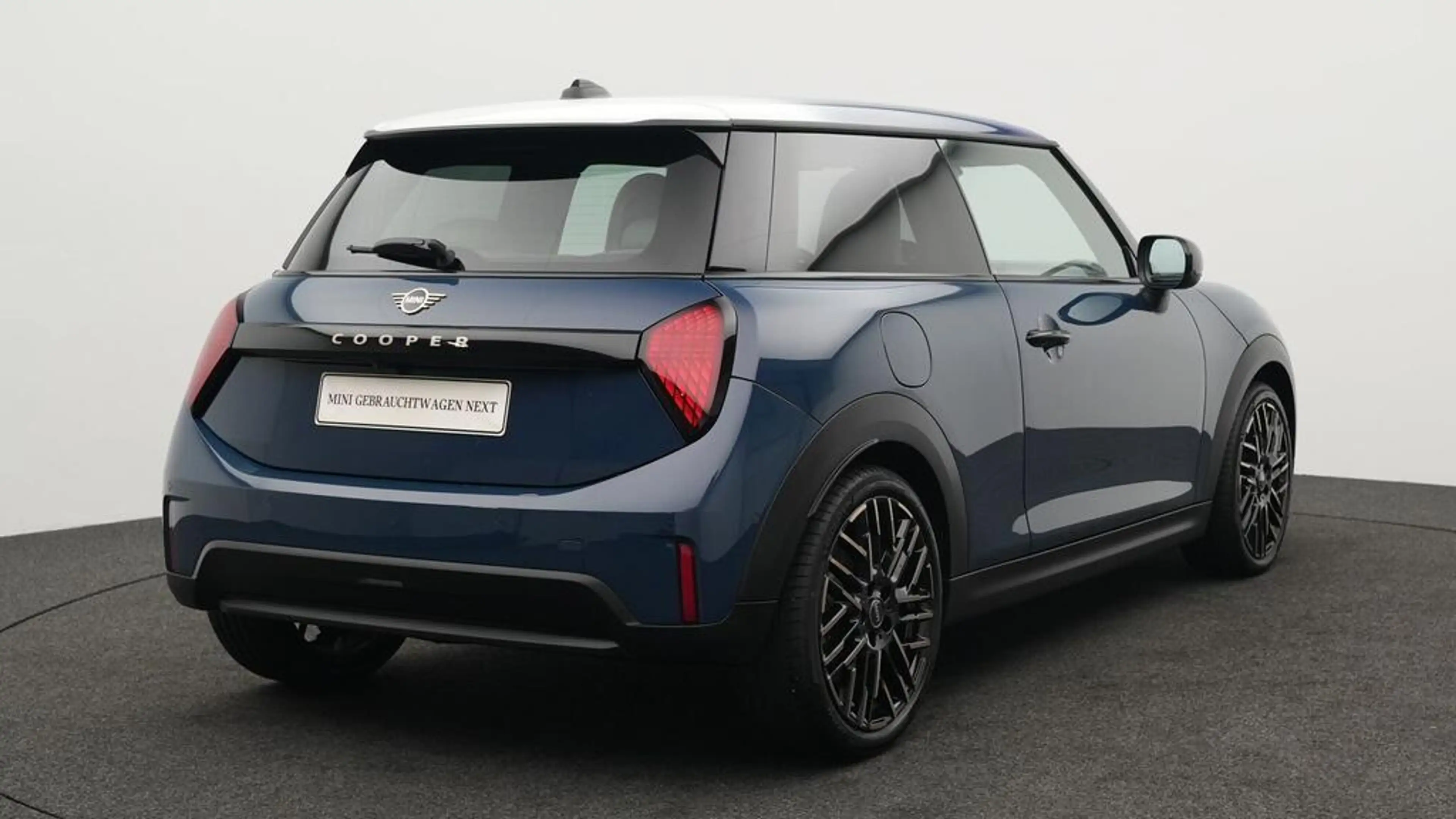 MINI Cooper C Favoured Trim — photo 6