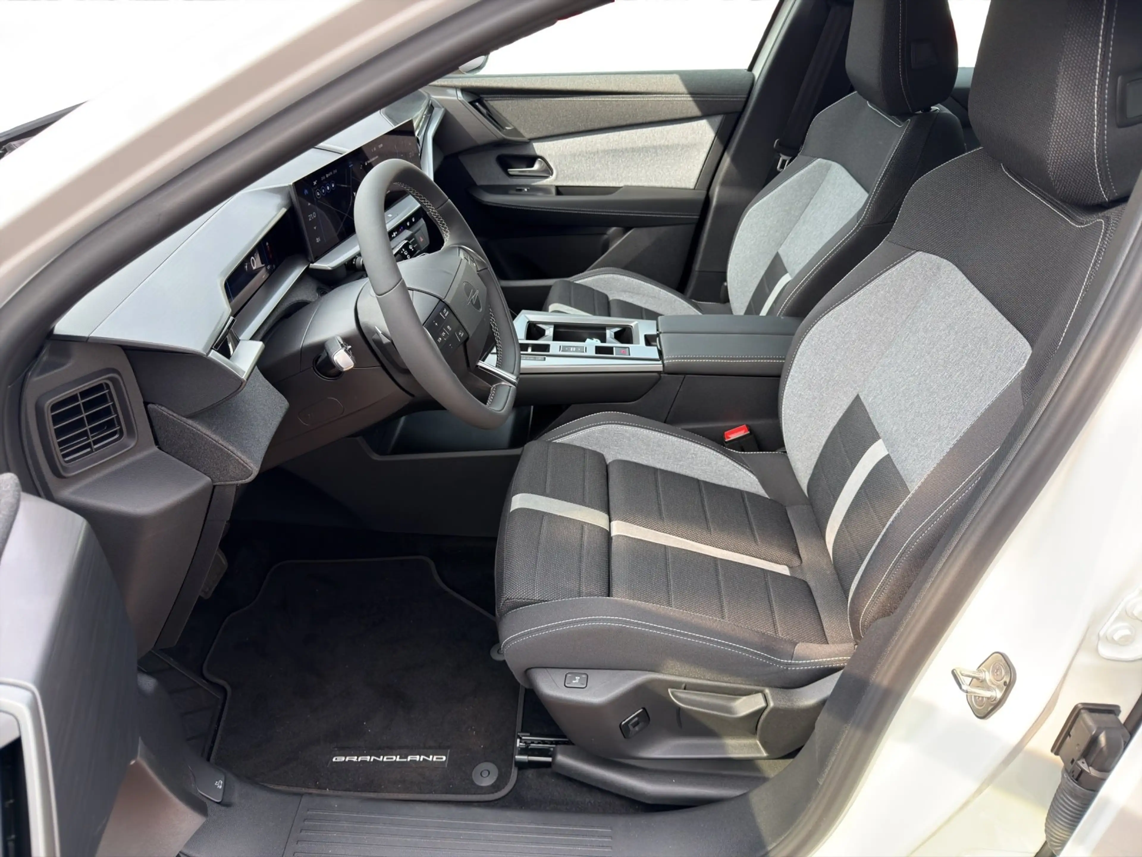 Opel Grandland 1.2 48V Mild- W Edition Kam.+KeyLess — photo 11