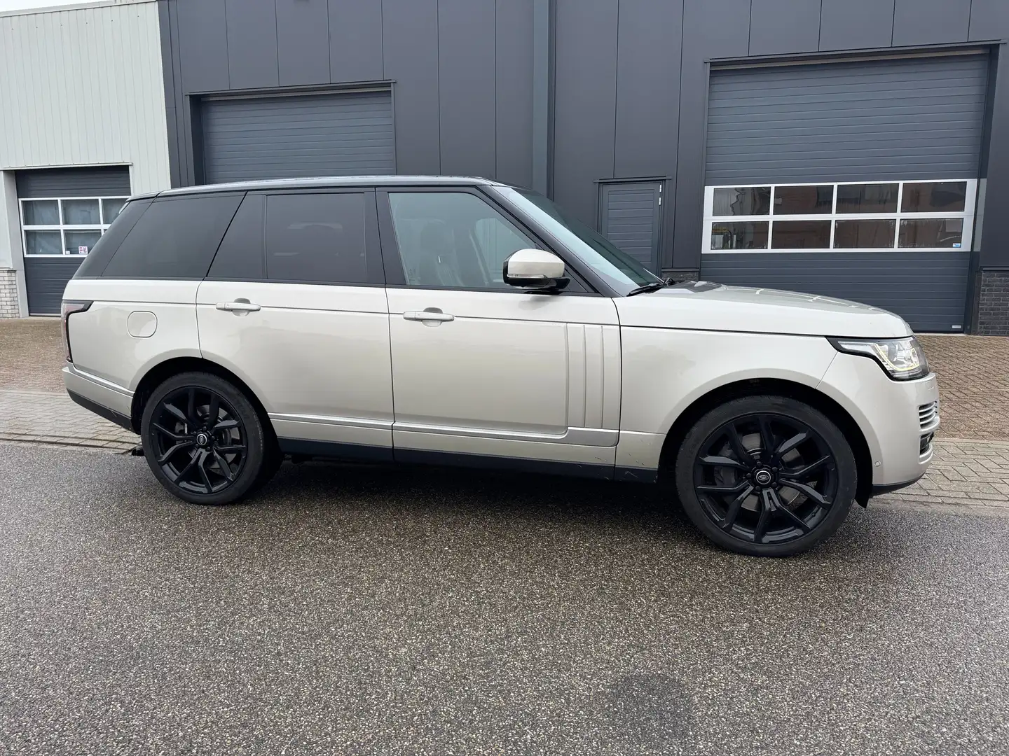Land Rover Range Rover Range Rover 4.4 SDV8 Autobiograp Beige - 2
