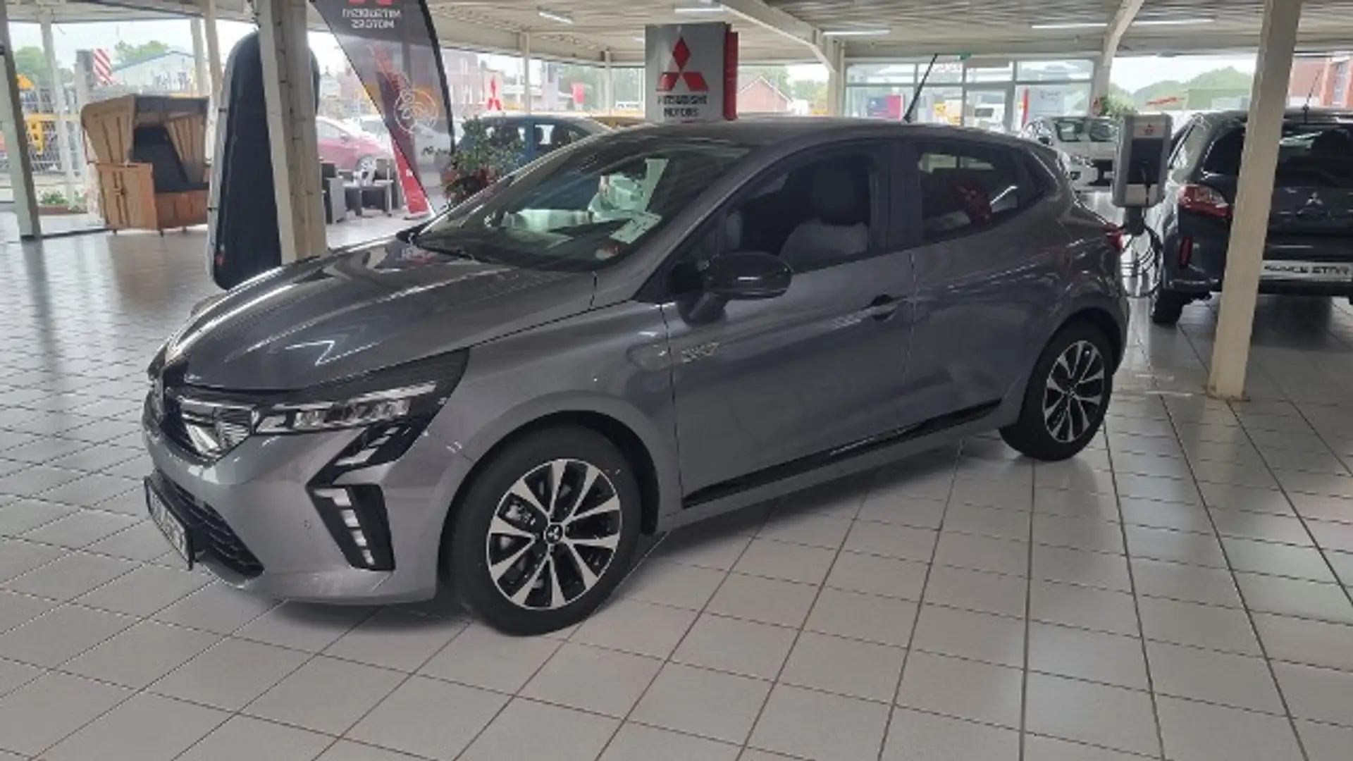 Mitsubishi Colt PLUS 1.6 Hybrid Grigio - 2