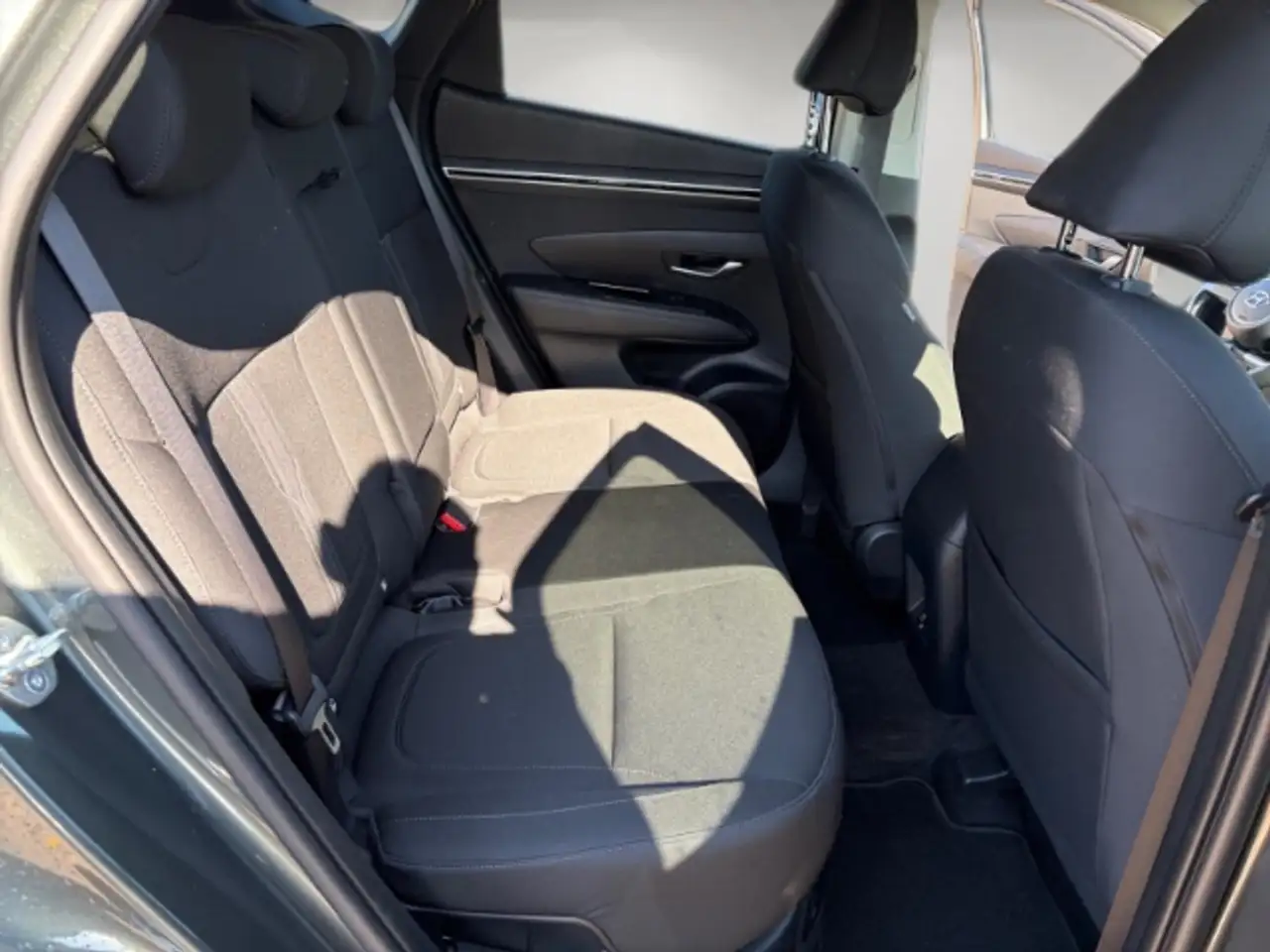 Hyundai TUCSON Trend HEV 1.6 T-GDI 4WD Navi LED SHZ RFK CarPlay A 14