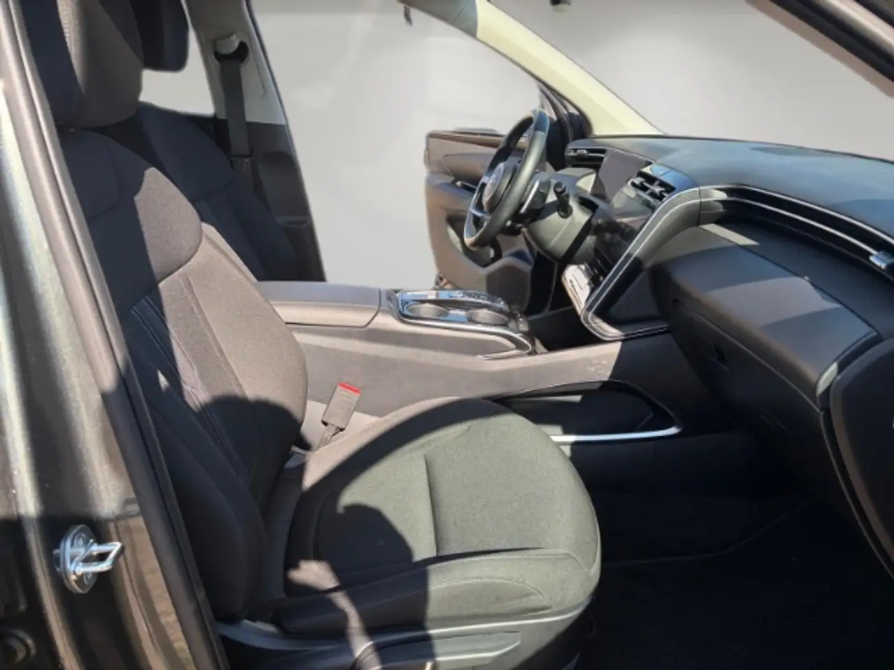 Hyundai TUCSON Trend HEV 1.6 T-GDI 4WD Navi LED SHZ RFK CarPlay A 15
