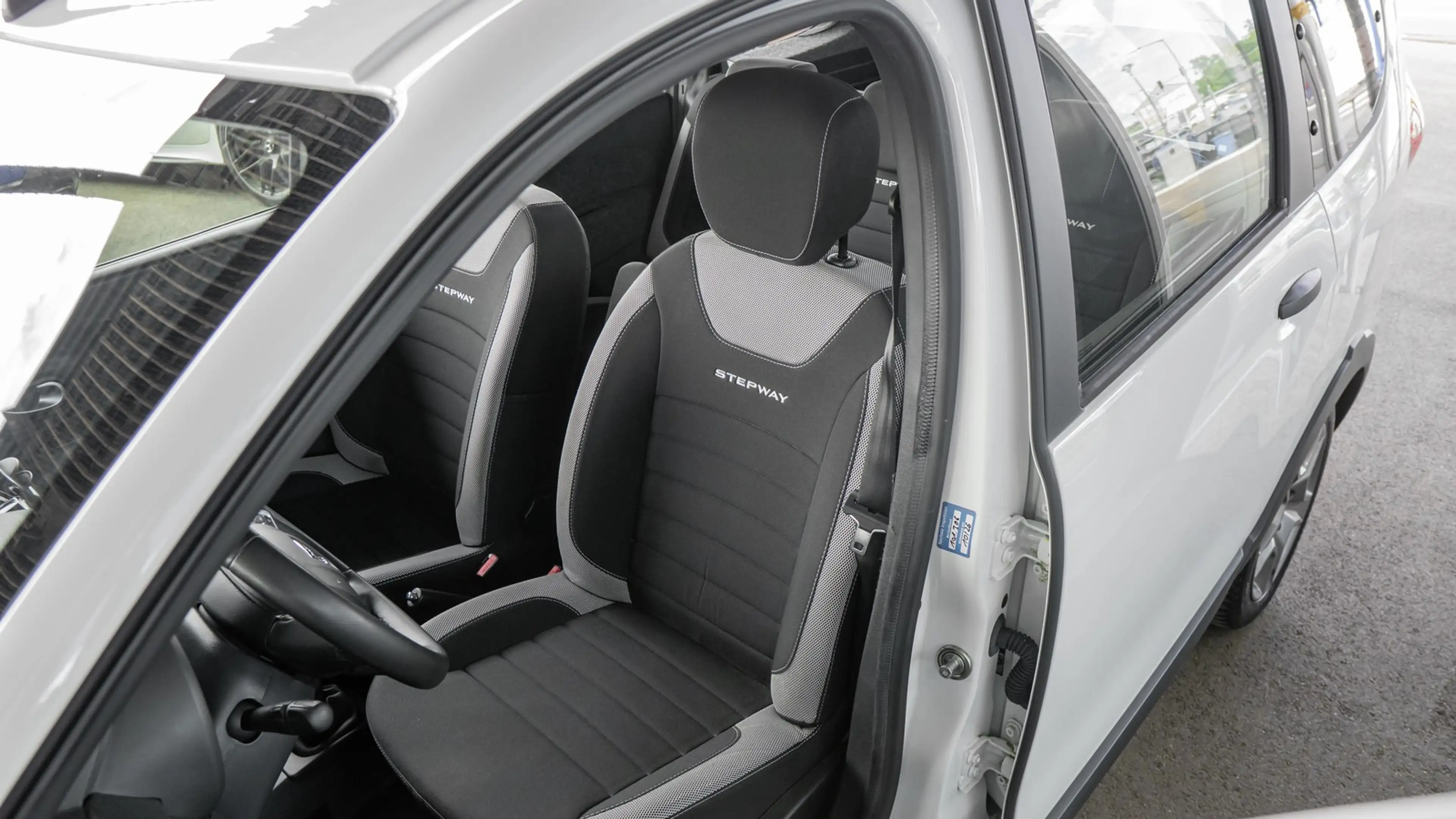 Dacia Lodgy STEPWAY PLUS *1HAND*7SITZER*AHK*KAM*NAVI* — photo 11