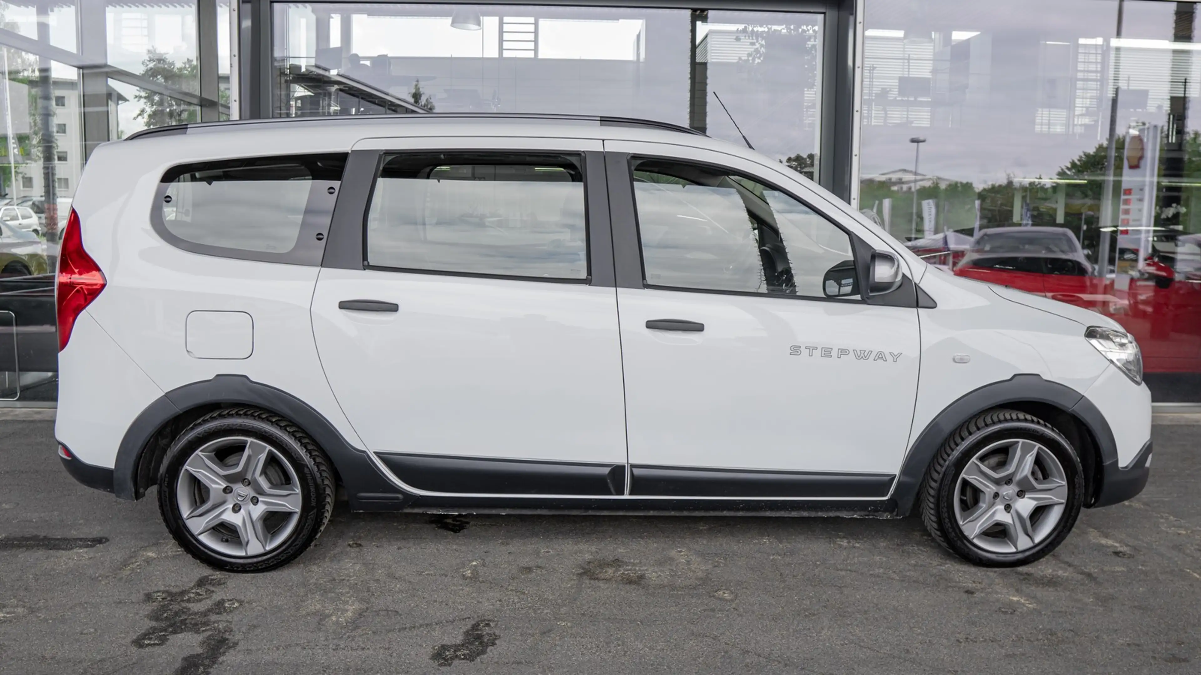 Dacia Lodgy STEPWAY PLUS *1HAND*7SITZER*AHK*KAM*NAVI* — photo 3