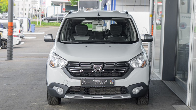 Dacia Lodgy STEPWAY PLUS *1HAND*7SITZER*AHK*KAM*NAVI* — photo 2