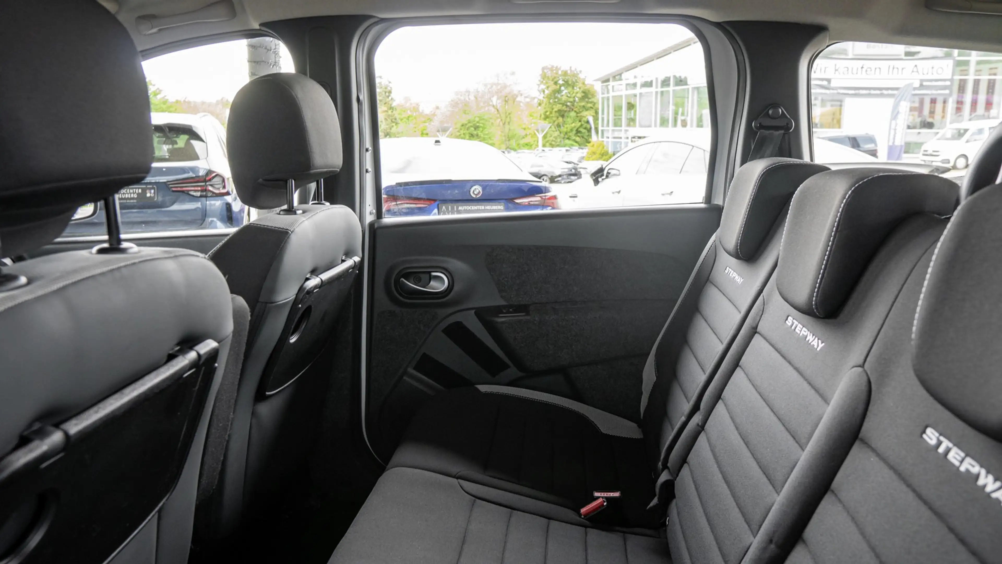 Dacia Lodgy STEPWAY PLUS *1HAND*7SITZER*AHK*KAM*NAVI* — photo 14