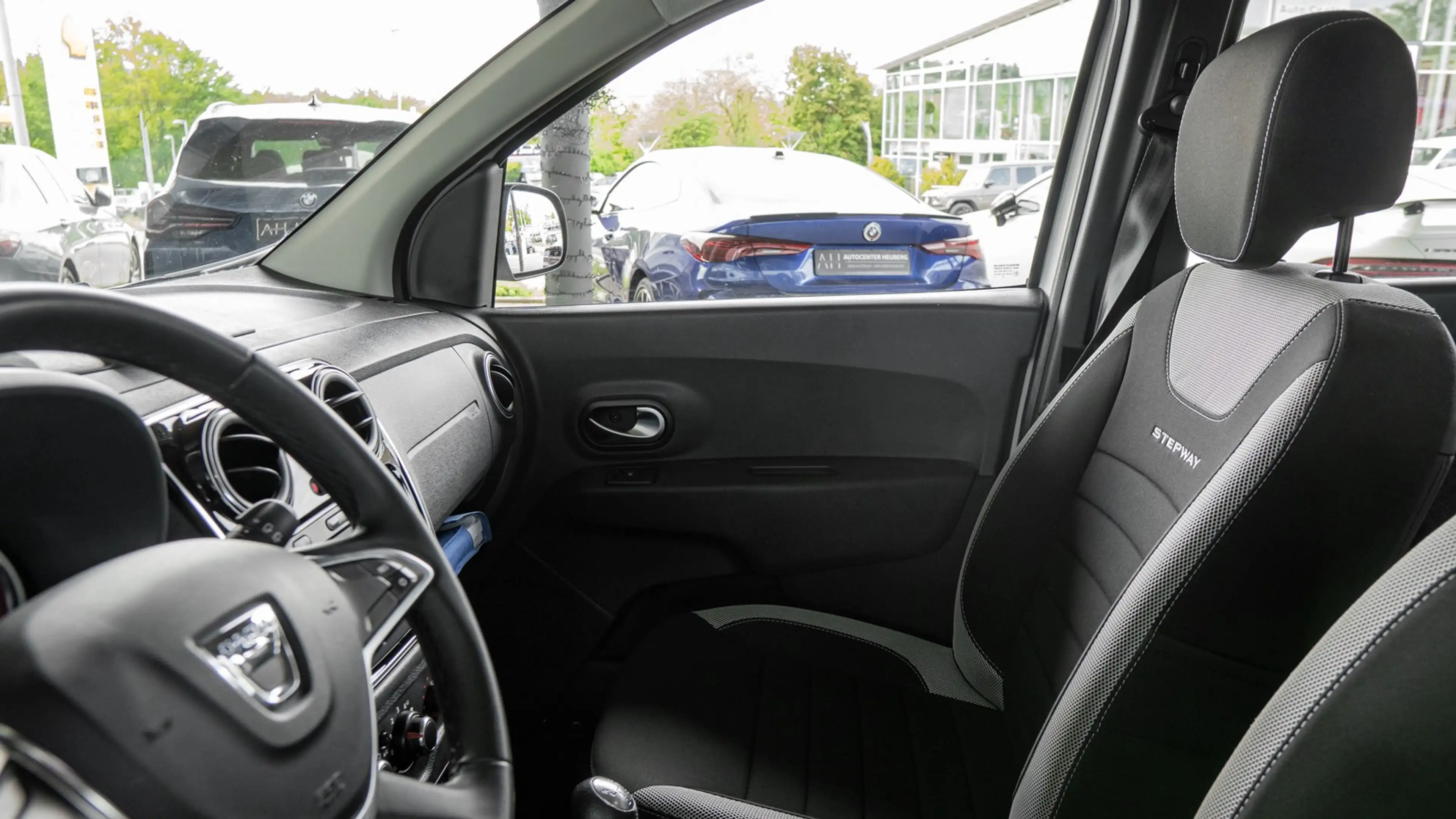 Dacia Lodgy STEPWAY PLUS *1HAND*7SITZER*AHK*KAM*NAVI* — photo 10