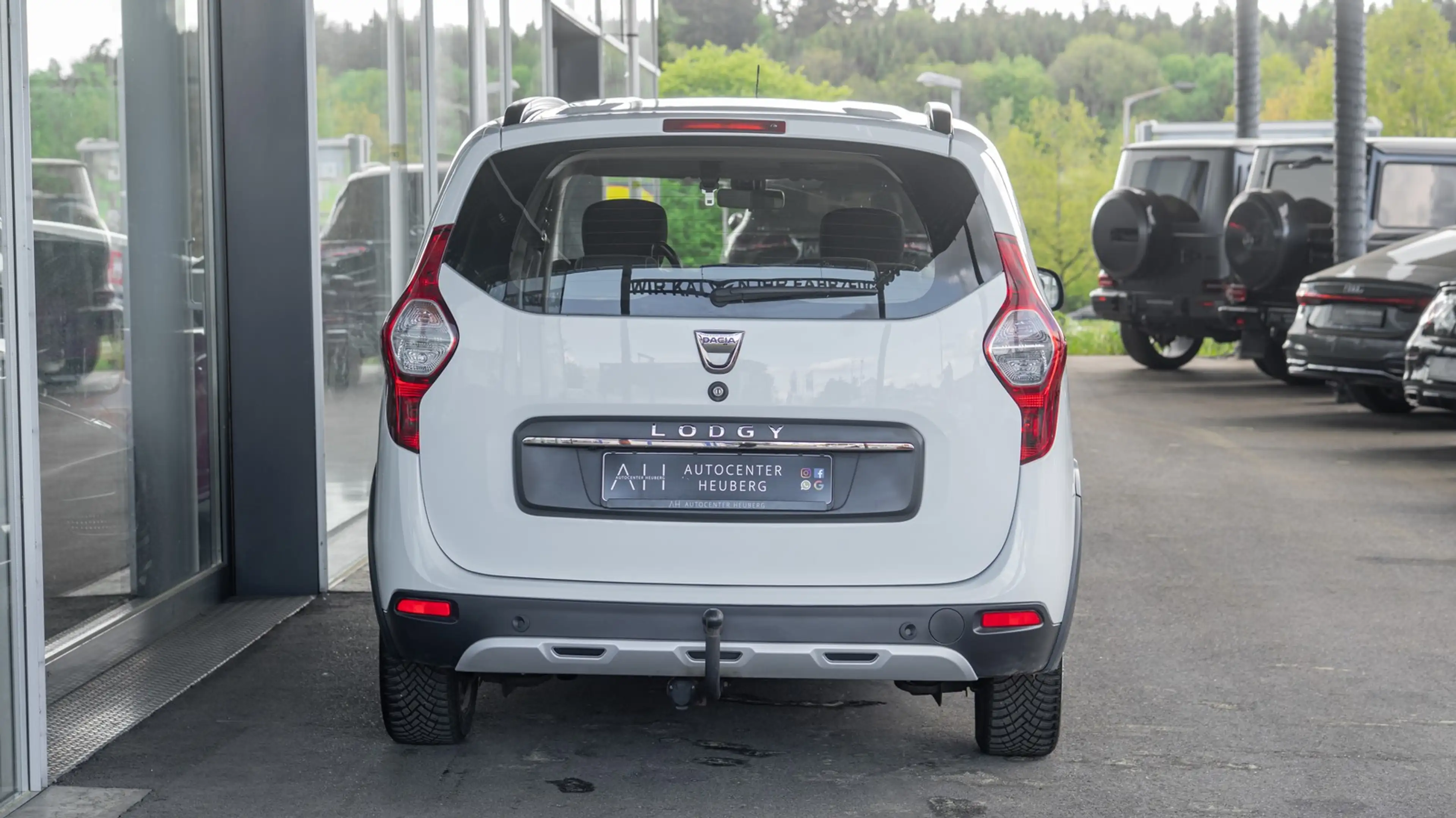 Dacia Lodgy STEPWAY PLUS *1HAND*7SITZER*AHK*KAM*NAVI* — photo 5