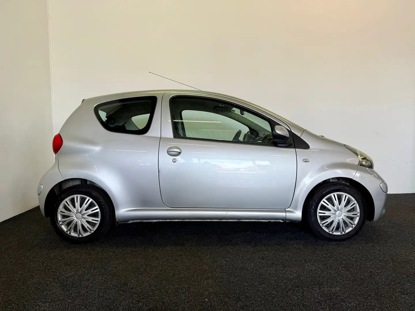 Toyota Aygo 1.0 | elek. pakket | 3DRS Gris - 2