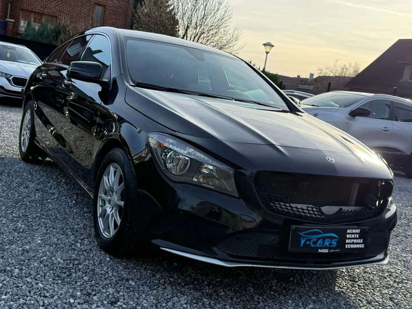 Mercedes-Benz CLA 180 D //BOÎTE AUTOMATIQUE// Negru - 1