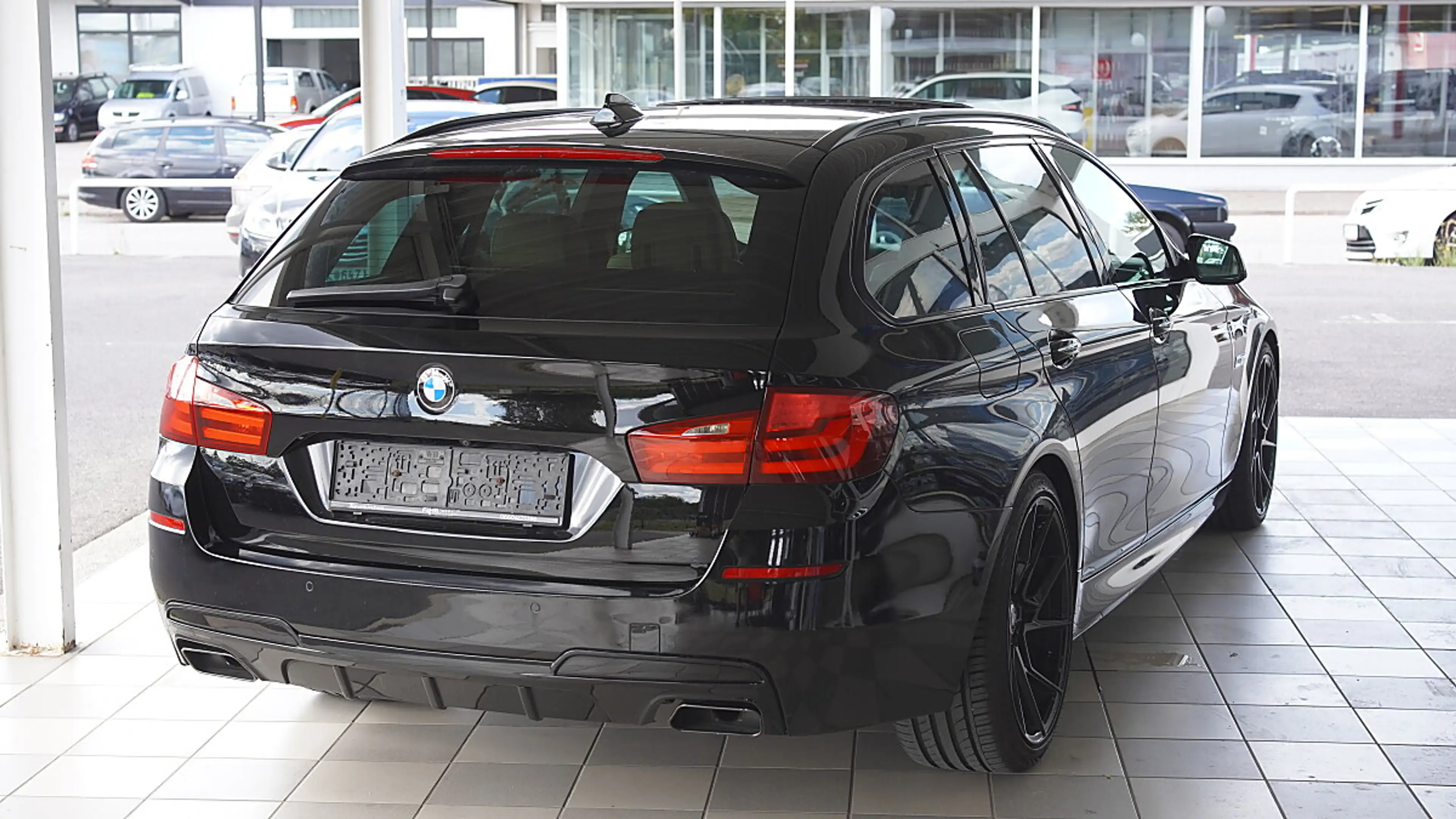BMW 535 d Touring Aut./M-Sportpacket//MASSAGESITZE//HUD... — photo 5