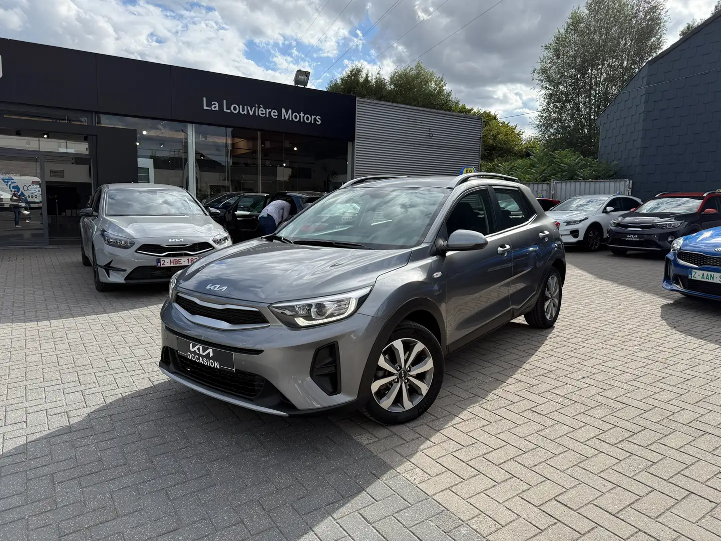 Kia Stonic Stonic 1.2i Pulse ISG**CLIM*CAMERA**NAVI**GARANTIE Grijs - 1