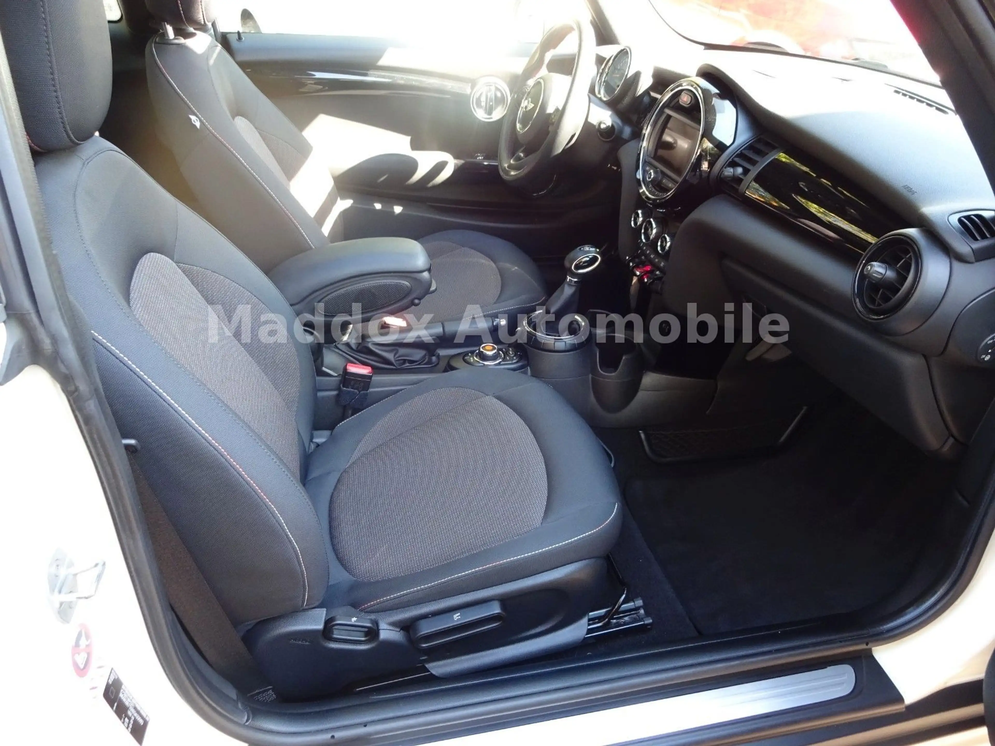 MINI One Automatik,Panoramadach,LED,PDC,Navi,TOP — photo 9