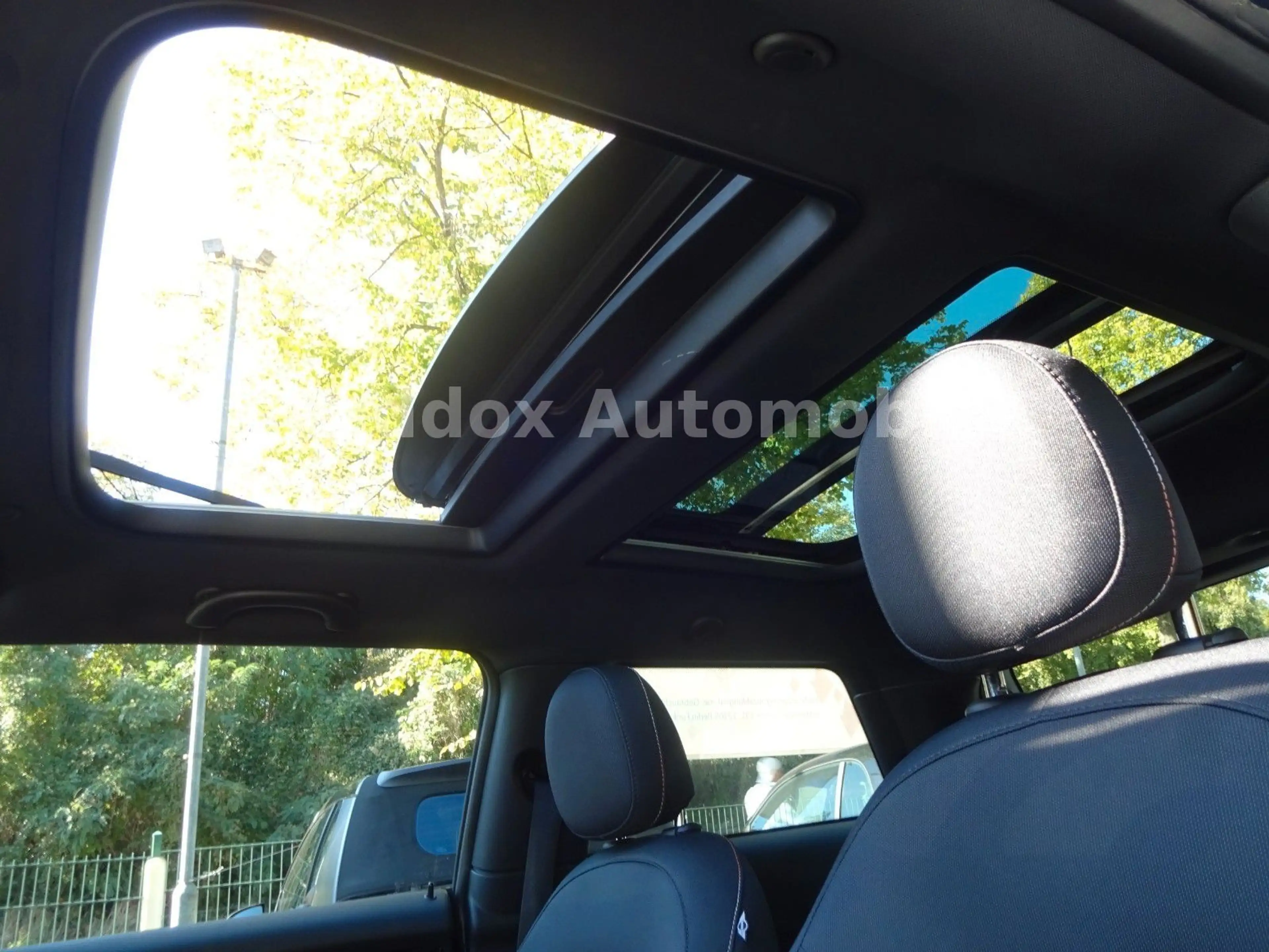 MINI One Automatik,Panoramadach,LED,PDC,Navi,TOP — photo 13