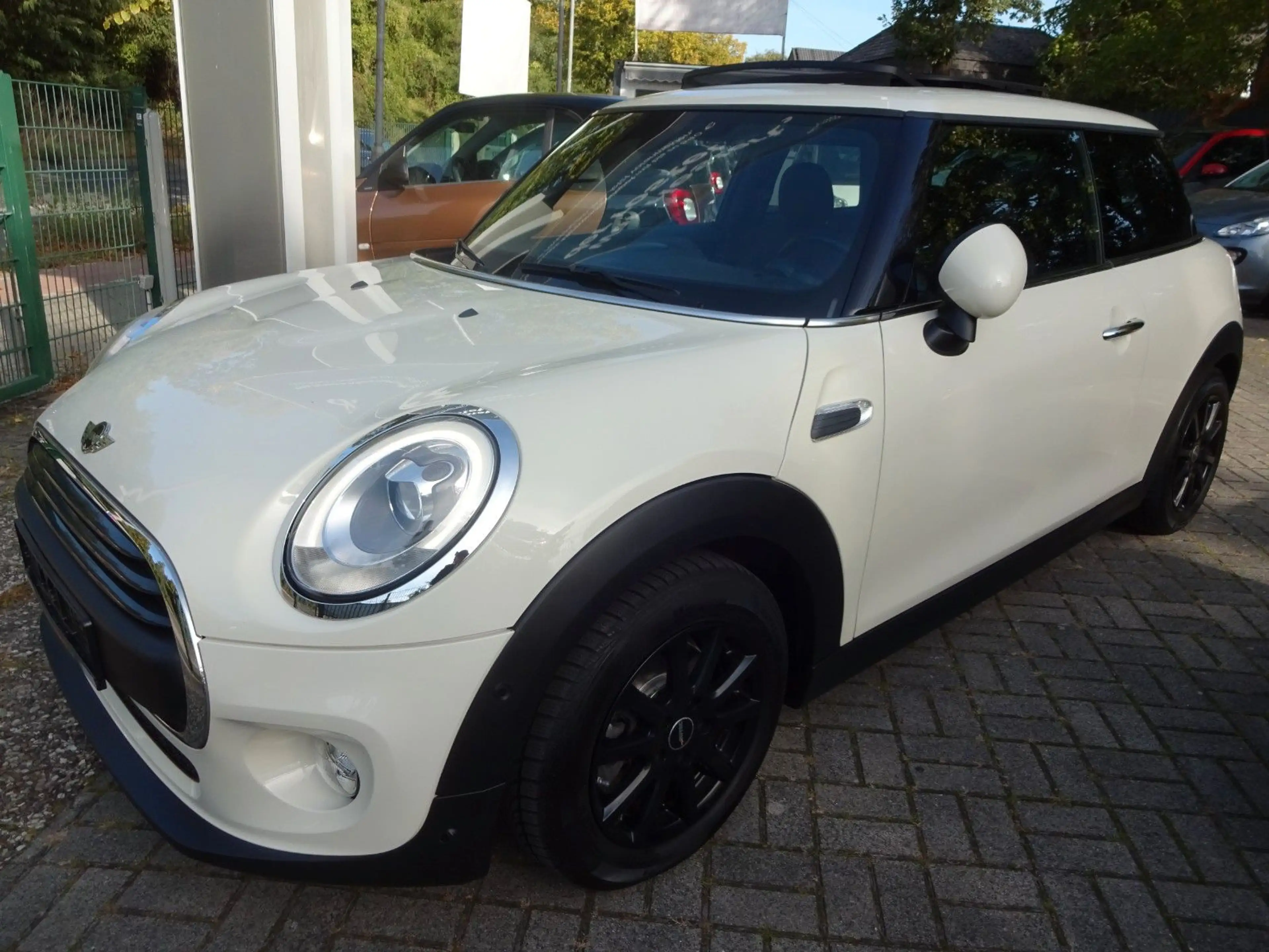 MINI One Automatik,Panoramadach,LED,PDC,Navi,TOP — photo 4