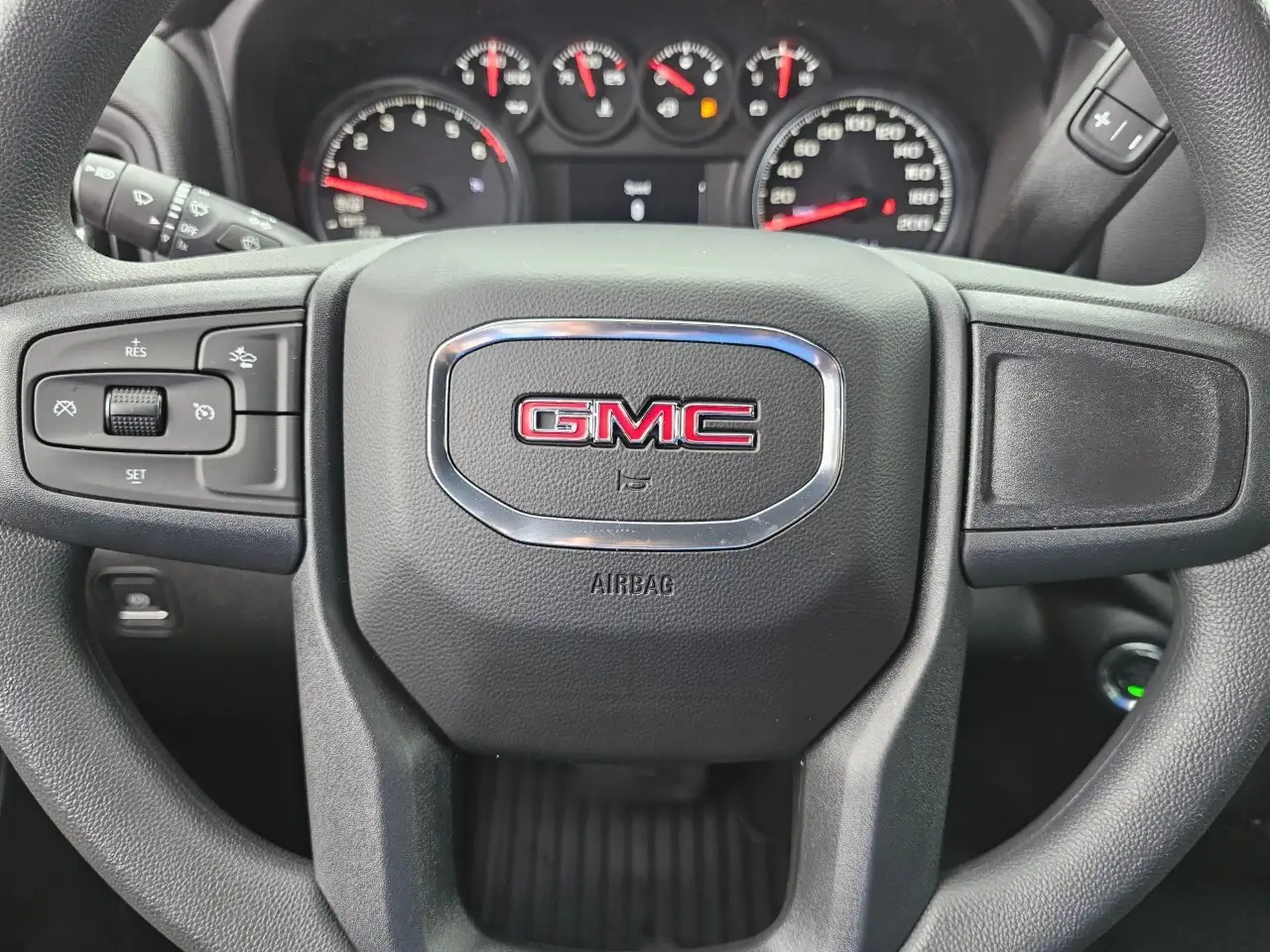 GMC Sierra 1500 снимка GMC Sierra 1500