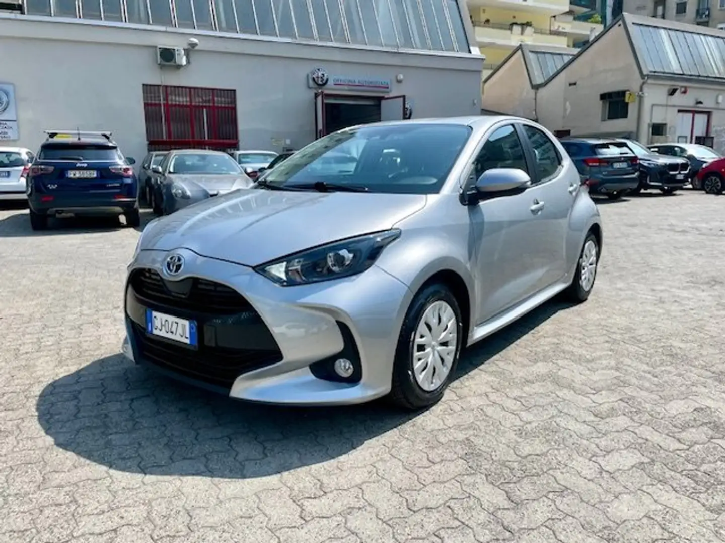 Toyota Yaris Yaris 1.5h Business Perfetta Garanzia!!!! Silber - 1