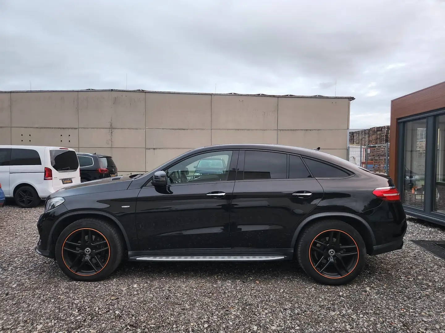 Mercedes-Benz GLE 350 d AMG ORANGE ART *PANORAMA*DISTRO*HARMANKARDON Schwarz - 2