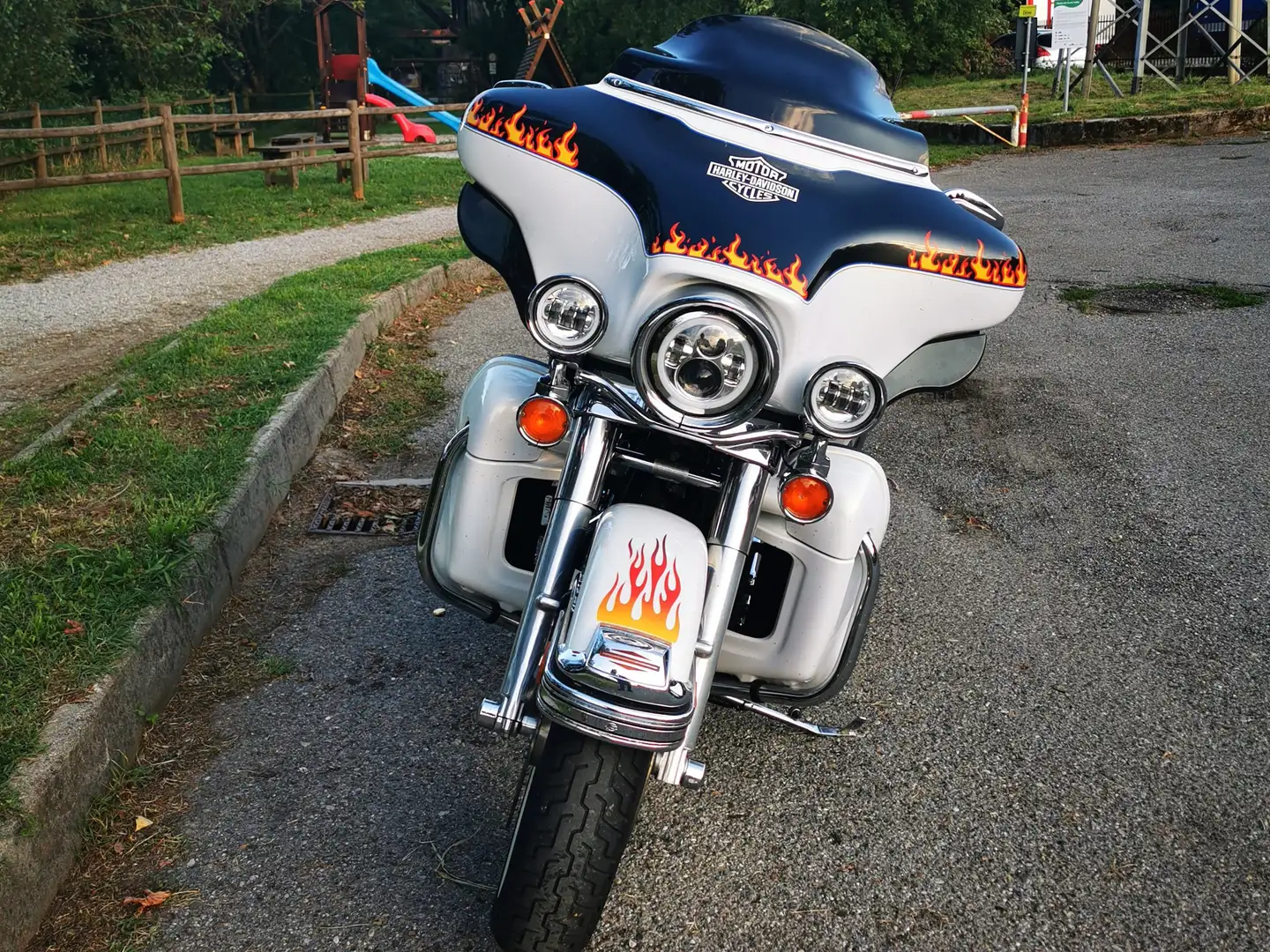 Harley-Davidson Electra Glide Ultra classic Blanc - 1