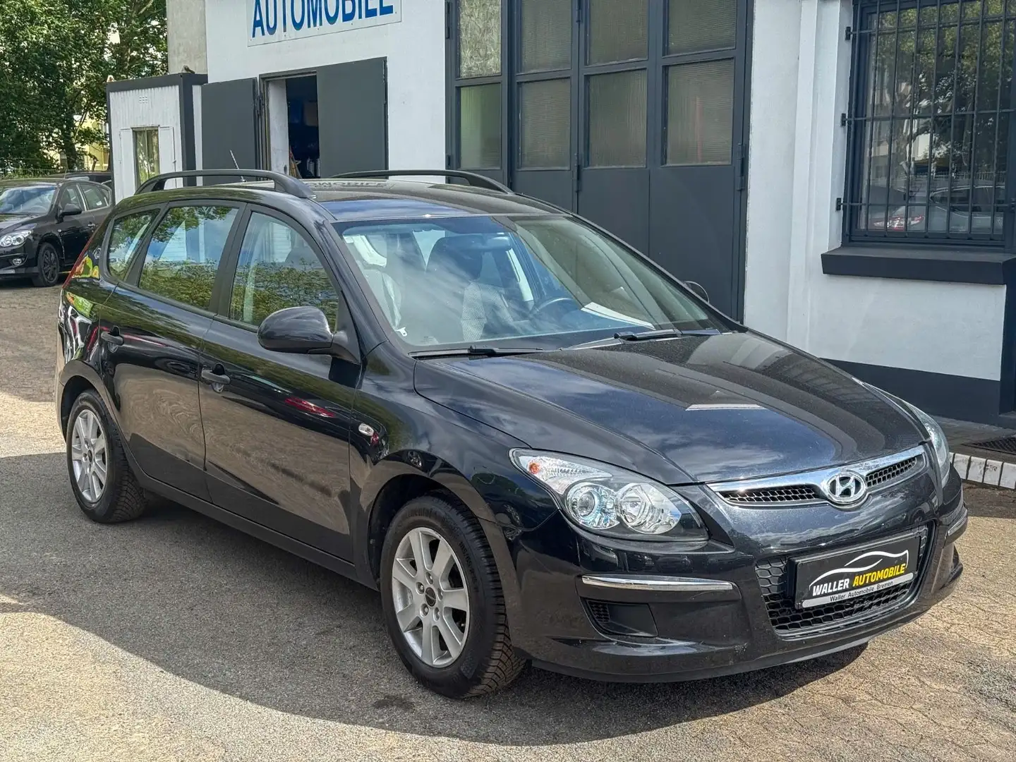Hyundai i30 1.6 Edition+ NAVI|APPLE CARPLAY|LM FELGEN Чёрный - 1