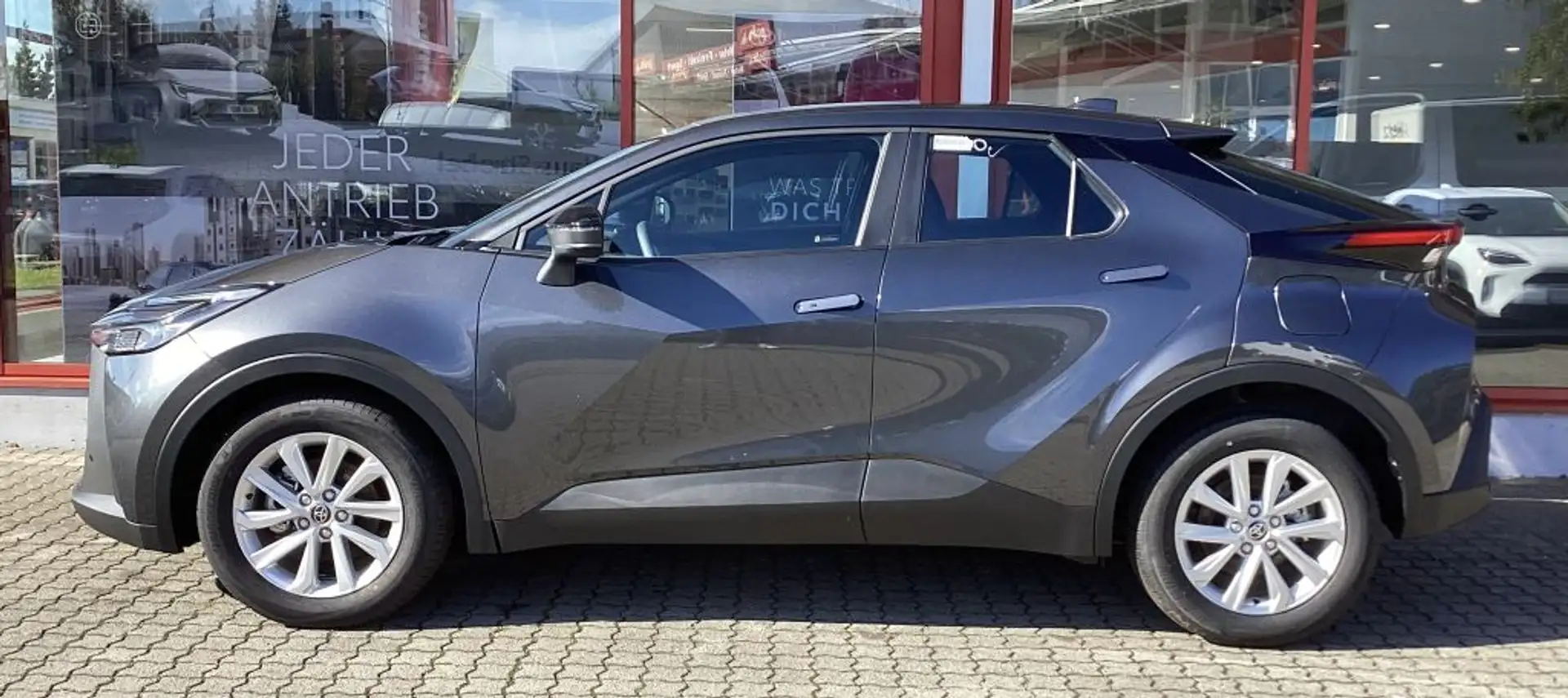 Toyota C-HR 1.8 Hybrid Business Edition Grau - 2