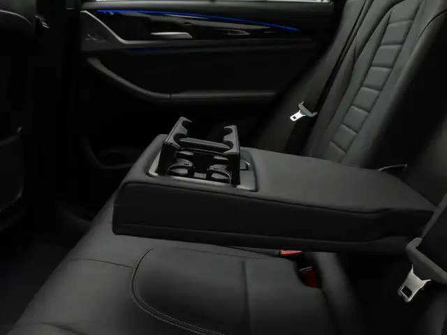 BMW X3 view 26